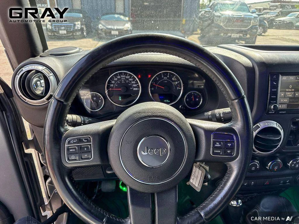 Jeep Wrangler Unlimited * Sahara* CARFAX* ОПЦИЯ ЗА ФИНАНСИРАНЕ*  - изображение 7