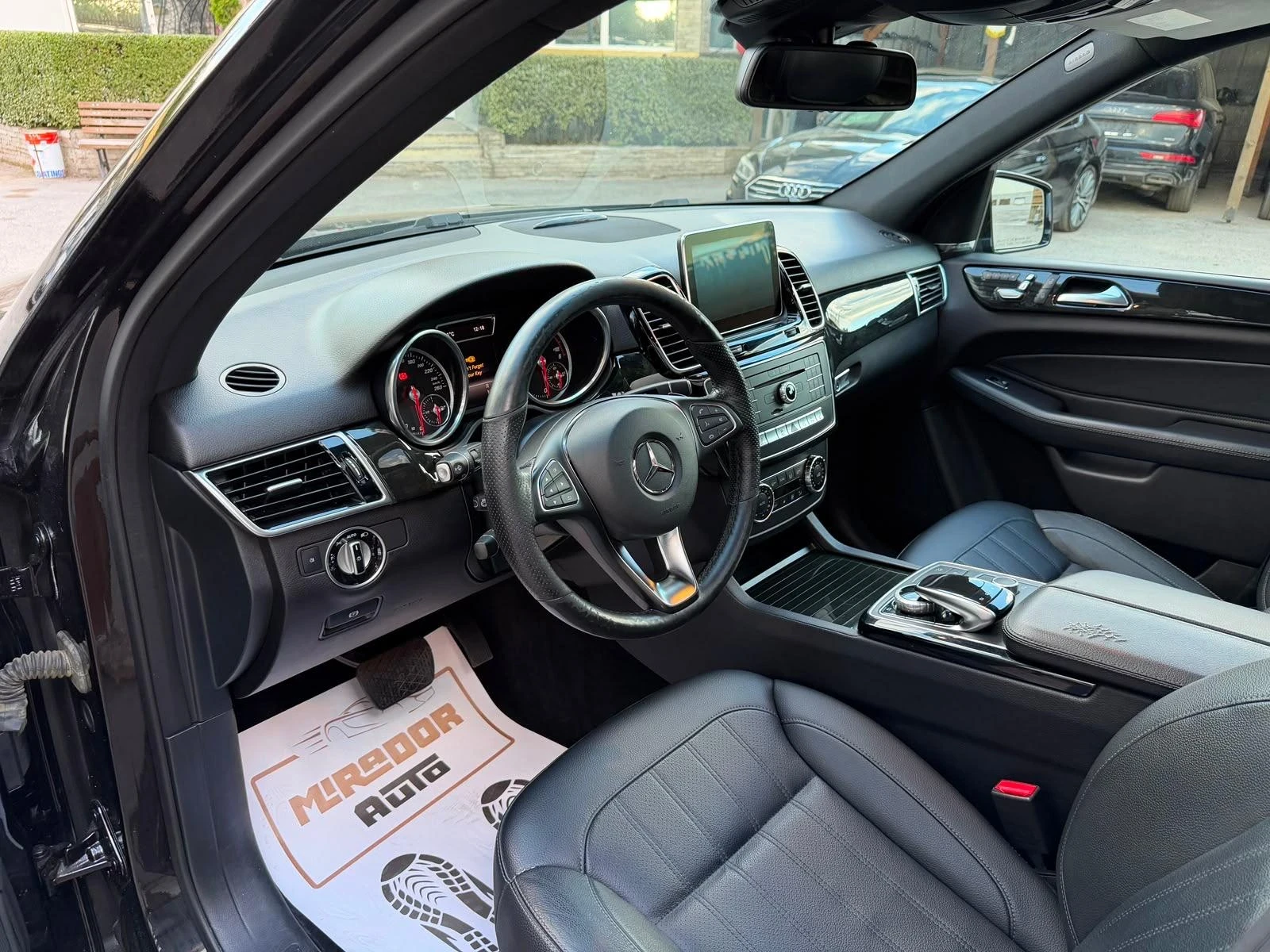 Mercedes-Benz GLE 350 350d 4Matic AMG-Pack, снимка 9 - Автомобили и джипове - 55305572