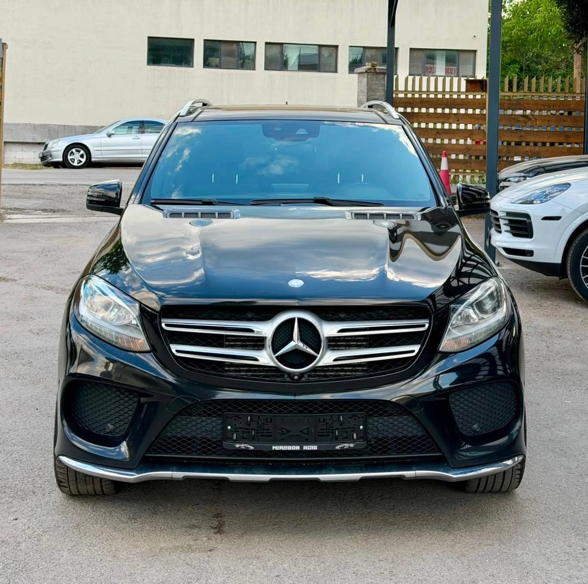 Mercedes-Benz GLE 350 350d 4Matic AMG-Pack, снимка 3 - Автомобили и джипове - 55305572