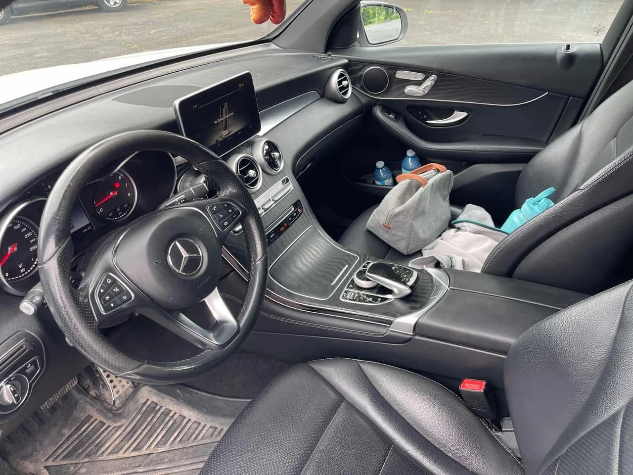 Mercedes-Benz GLC 300 4MATIC | CARFAX | АВТОКРЕДИТ БЕЗ ПЪРВОНАЧАЛНА, снимка 8 - Автомобили и джипове - 55470496
