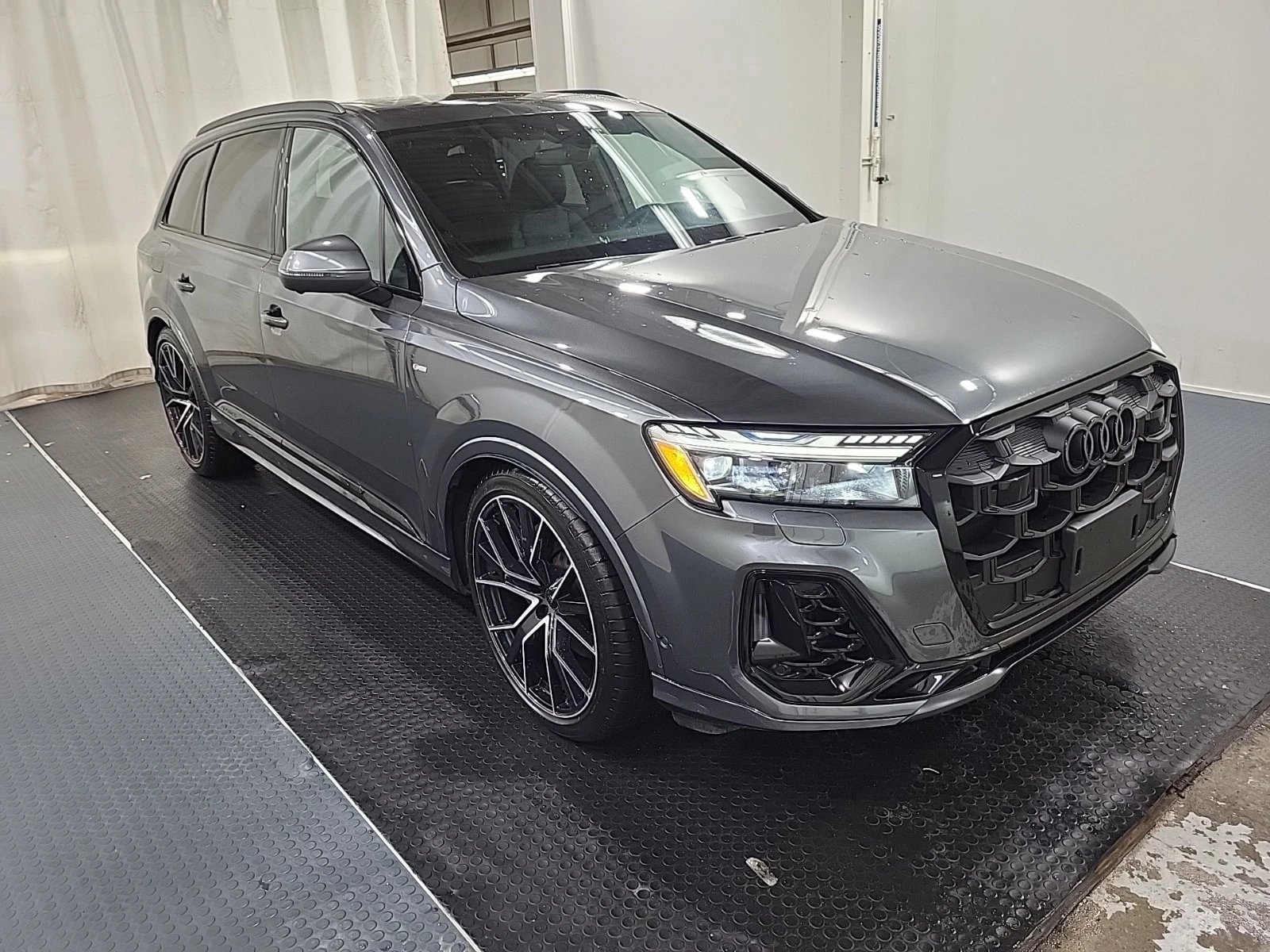 Audi Q7  TECHNIK / DISTRONIC / 360 / PANORAMA , снимка 2 - Автомобили и джипове - 55939817