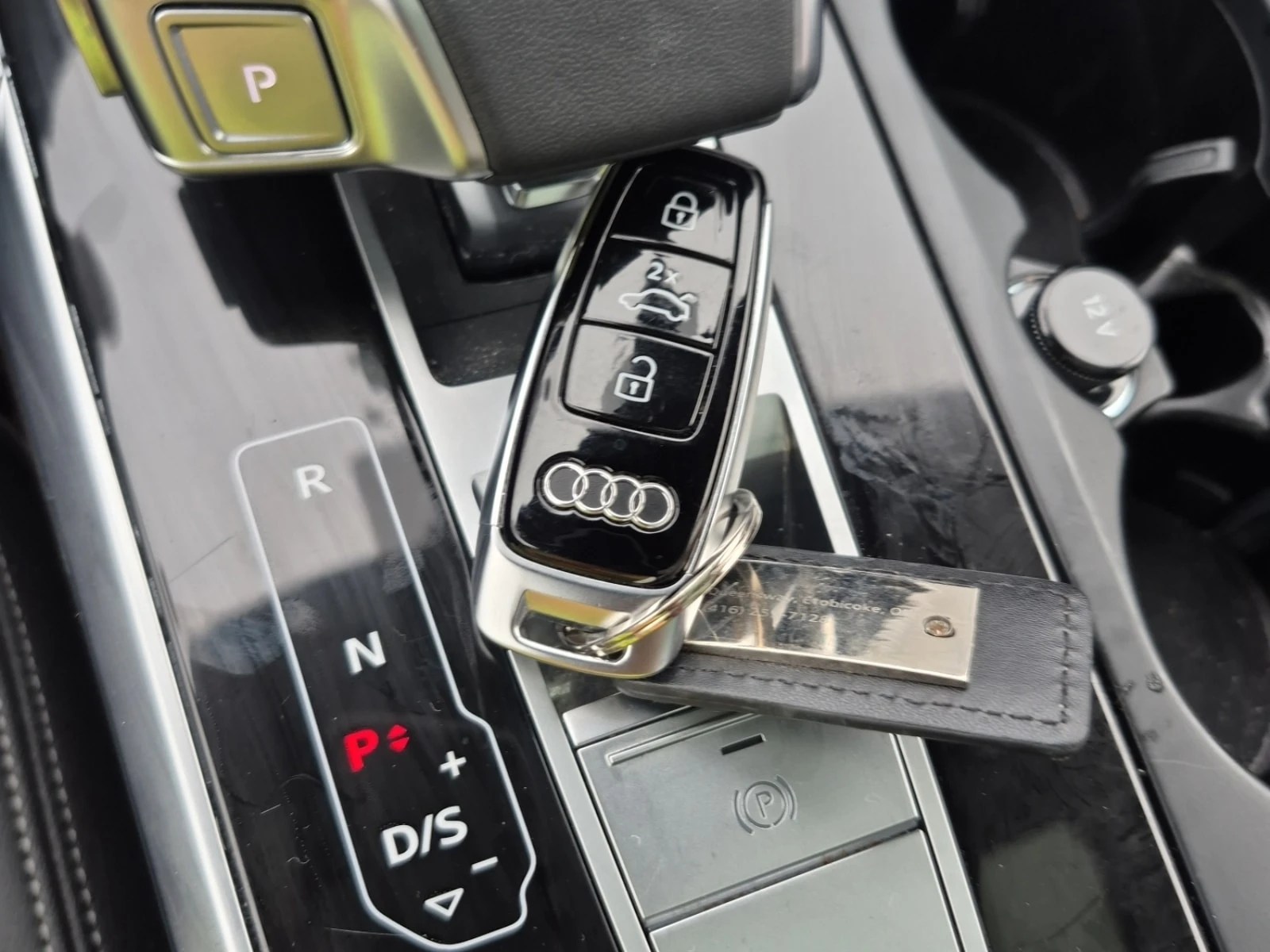 Audi Q7  TECHNIK / DISTRONIC / 360 / PANORAMA , снимка 10 - Автомобили и джипове - 55939817