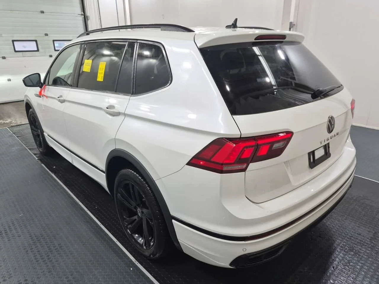 VW Tiguan * Comfortline R Line Black Edition * CARFAX * ���� | Mobile.bg � ����������� 4