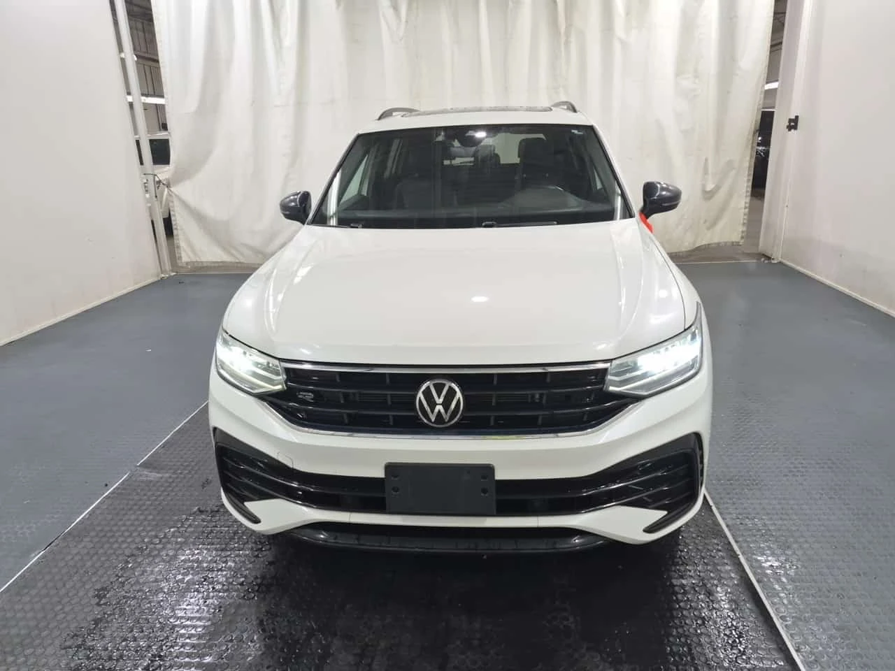 VW Tiguan * Comfortline R Line Black Edition * CARFAX * ���� | Mobile.bg � ����������� 2
