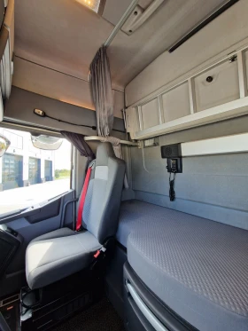 Renault T 520   | 2022| 322 000|  1 . | Mobile.bg    8
