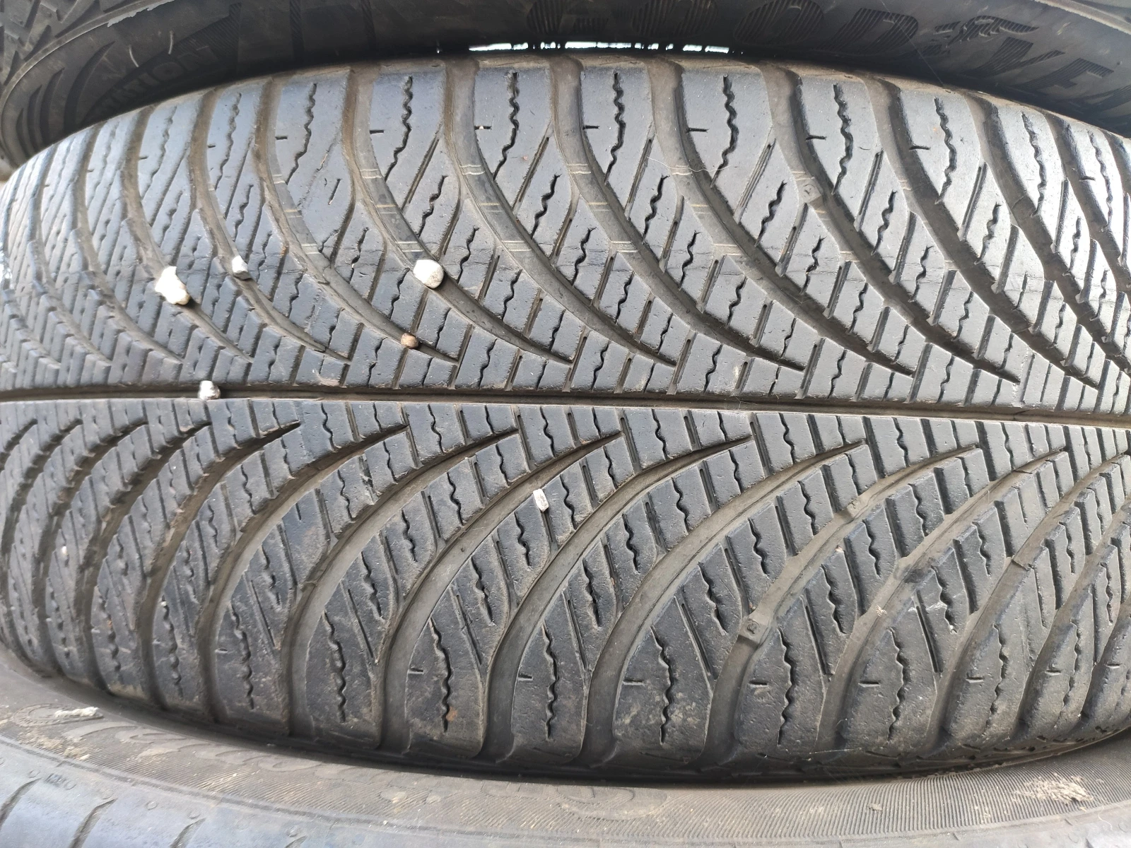 Гуми Всесезонни 195/55R16, снимка 4 - Гуми и джанти - 55485873