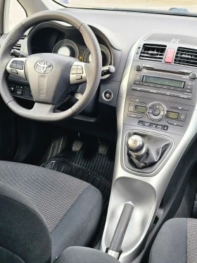Обява за продажба на Toyota Auris 1.8i #Facelift #Keyless #6 скорости #Swiss  ~12 900 лв. - изображение 10