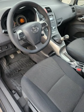 Обява за продажба на Toyota Auris 1.8i #Facelift #Keyless #6 скорости #Swiss  ~12 500 лв. - изображение 7