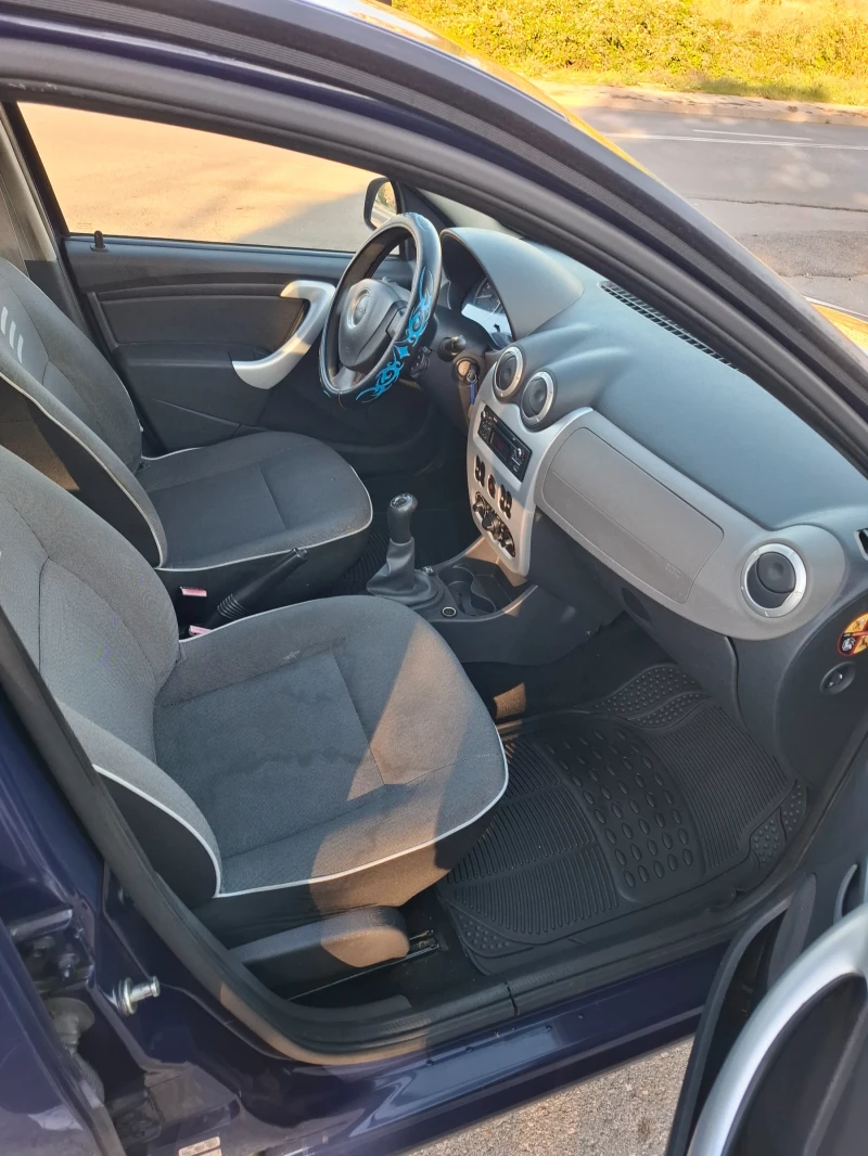 Dacia Sandero 1.2 Gas Benzin, снимка 11 - Автомобили и джипове - 47667467