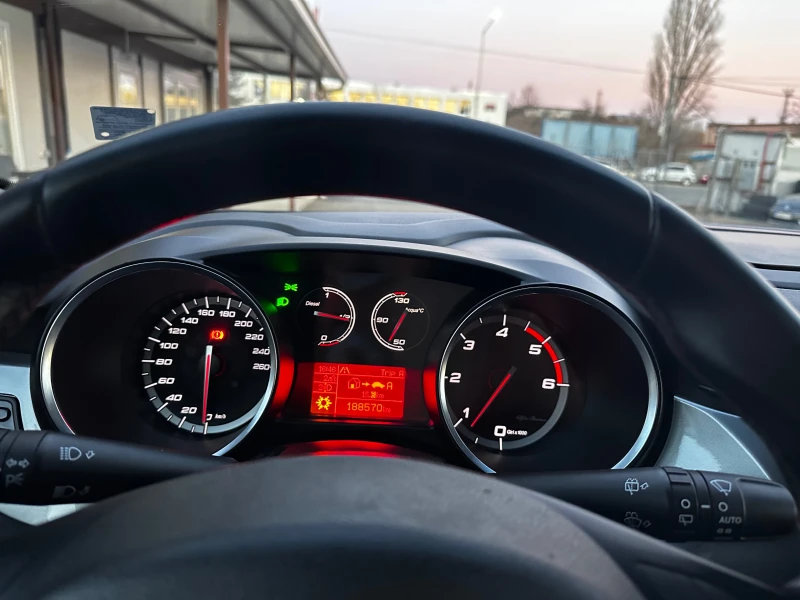 Alfa Romeo Giulietta 1.6JTDm 105, снимка 11 - Автомобили и джипове - 48114167