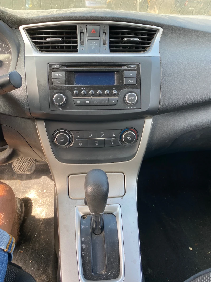 Nissan Sentra, снимка 8 - Автомобили и джипове - 48589116