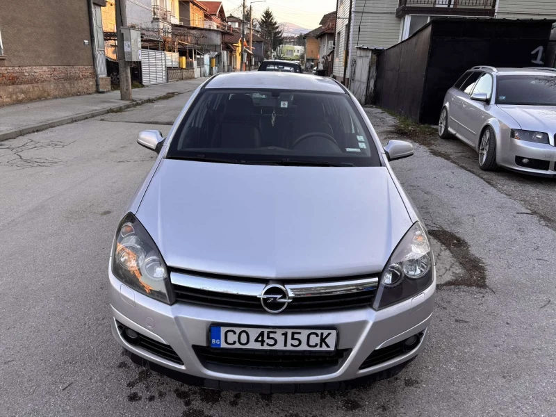 Opel Astra, снимка 1 - Автомобили и джипове - 48732122