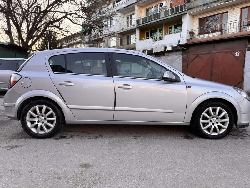 Opel Astra, снимка 3 - Автомобили и джипове - 48732122