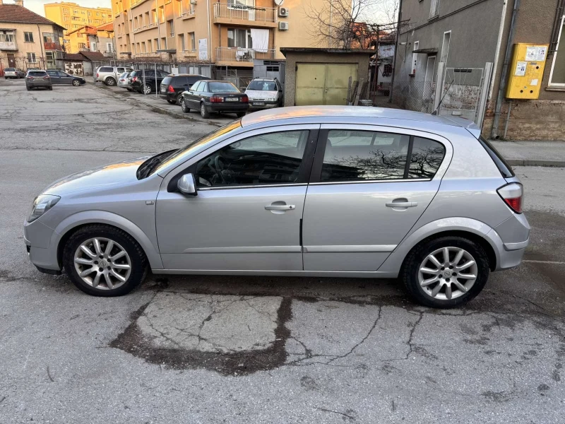 Opel Astra, снимка 10 - Автомобили и джипове - 48732122