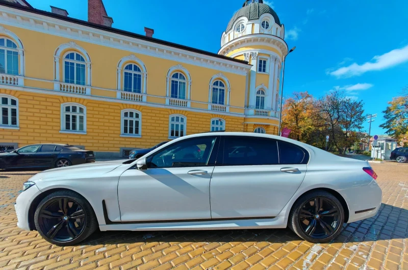 BMW 740 Li, Всички екстри, Фейслифт, М-пакет на 90х км, снимка 3 - Автомобили и джипове - 48970756