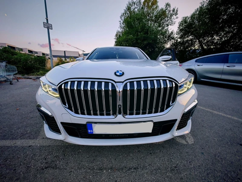 BMW 740 Li, Всички екстри, Фейслифт, М-пакет на 90х км, снимка 14 - Автомобили и джипове - 48970756