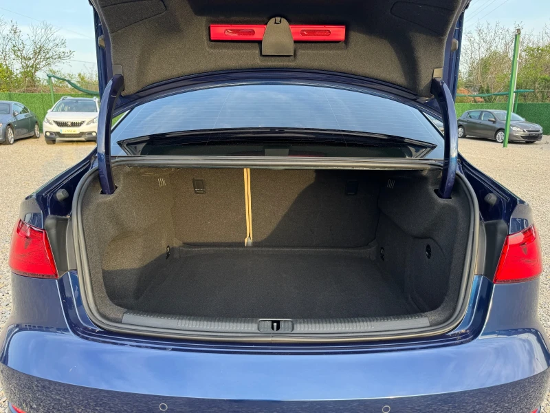 Audi A3 2.0 TDI 150 кс Седан ЕВРО 6 Ful led vision, снимка 15 - Автомобили и джипове - 49935524