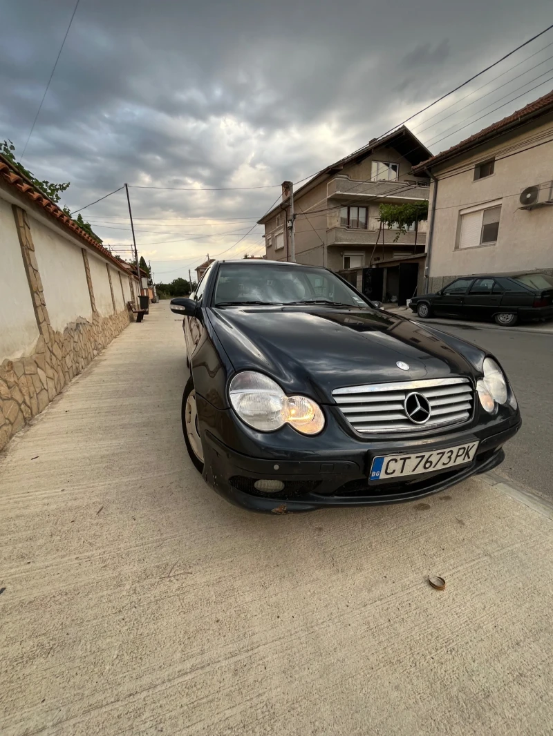 Mercedes-Benz C 180 Автомат , Газ/Бензин, снимка 3 - Автомобили и джипове - 52320839