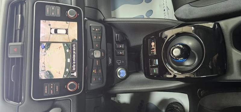 Nissan Leaf  N-CONNECTA камера 360 FullLed/Virtual/Подгрев BOSE, снимка 13 - Автомобили и джипове - 52007566