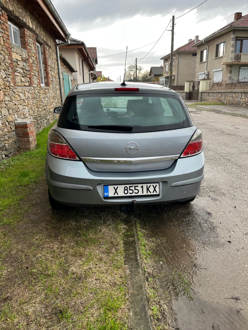 Opel Astra 1, 6, снимка 3 - Автомобили и джипове - 52370722