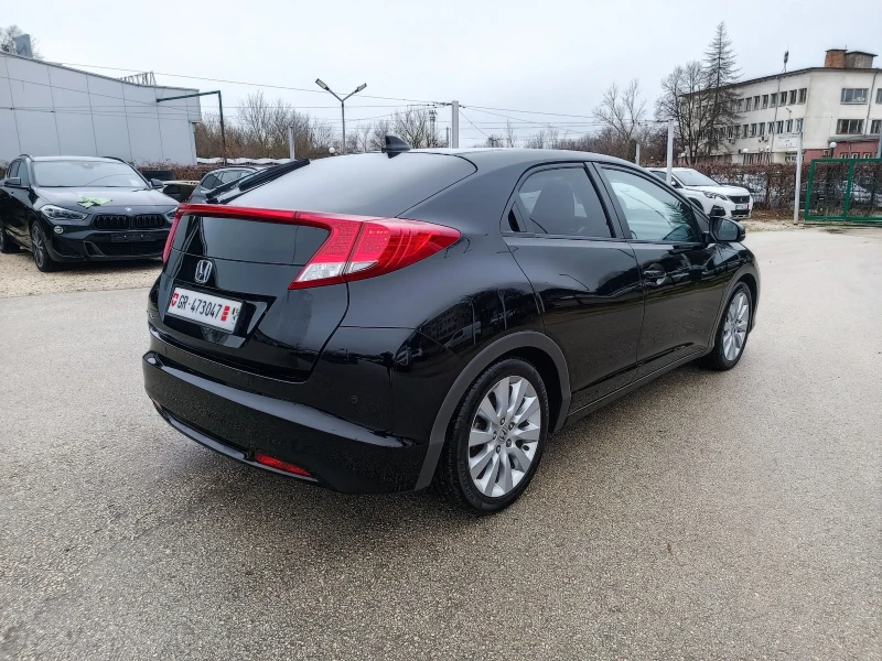 Honda Civic 1.8i-140кс-ШВЕЙЦАРИЯ-АВТОМАТ-Keyless-NAVI-FULL  , снимка 3 - Автомобили и джипове - 53011246