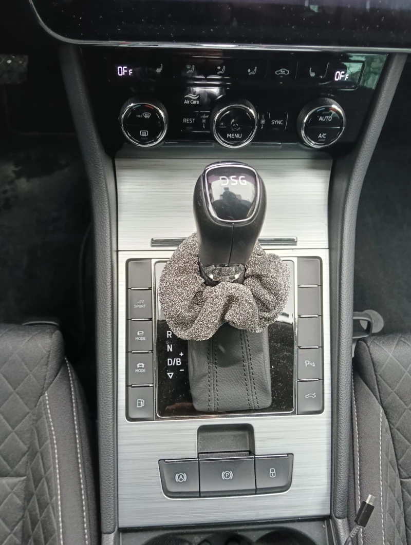 Skoda Superb 1.4 TSI Plug-In Hybrid Ambition , снимка 14 - Автомобили и джипове - 53485434