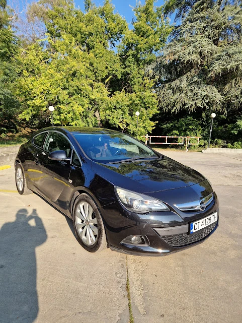 Opel Astra 1.7 GTC, снимка 3 - Автомобили и джипове - 52990694
