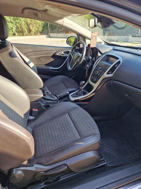 Opel Astra 1.7 GTC, снимка 8 - Автомобили и джипове - 52990694