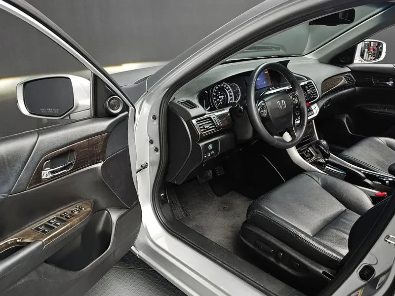Honda Accord 2.4 9Th Gen , снимка 11 - Автомобили и джипове - 55783343