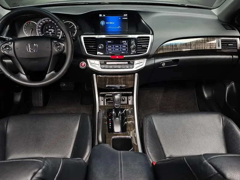 Honda Accord 2.4 9Th Gen , снимка 7 - Автомобили и джипове - 55783343