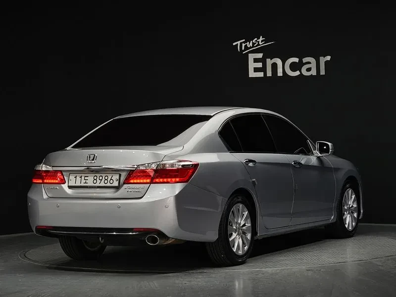 Honda Accord 2.4 9Th Gen , снимка 2 - Автомобили и джипове - 55783343