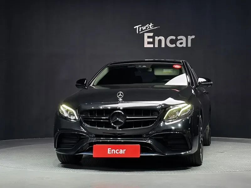 Mercedes-Benz E 300 4Matic Exclusive, снимка 3 - Автомобили и джипове - 56018871