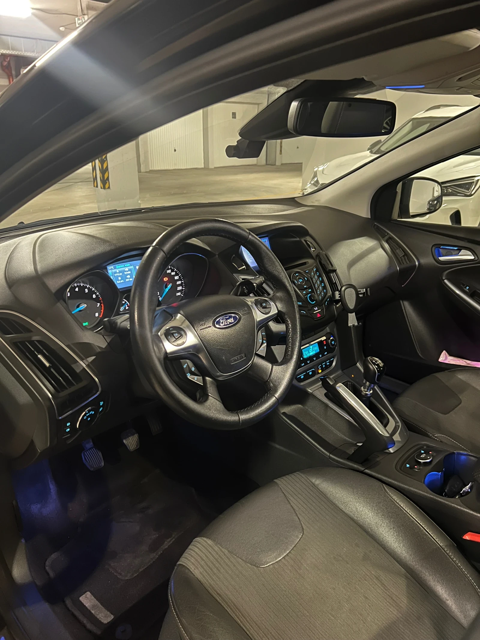 Ford Focus III Hatchback 1.6 EcoBoost (182 Hp) start/stop - изображение 10