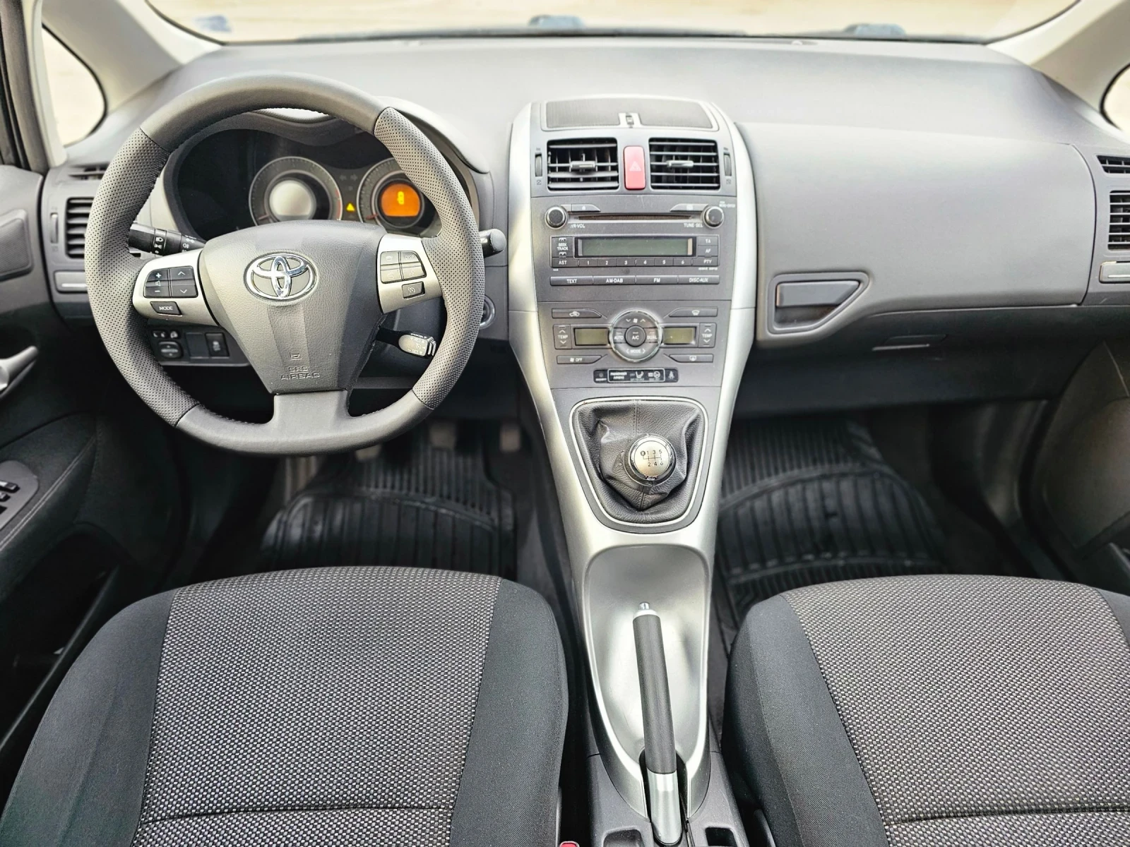 Toyota Auris 1.8i #Facelift #Keyless #6 скорости #Swiss  - изображение 9