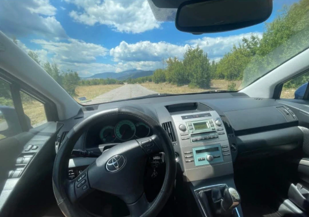 Toyota Corolla verso  - изображение 4