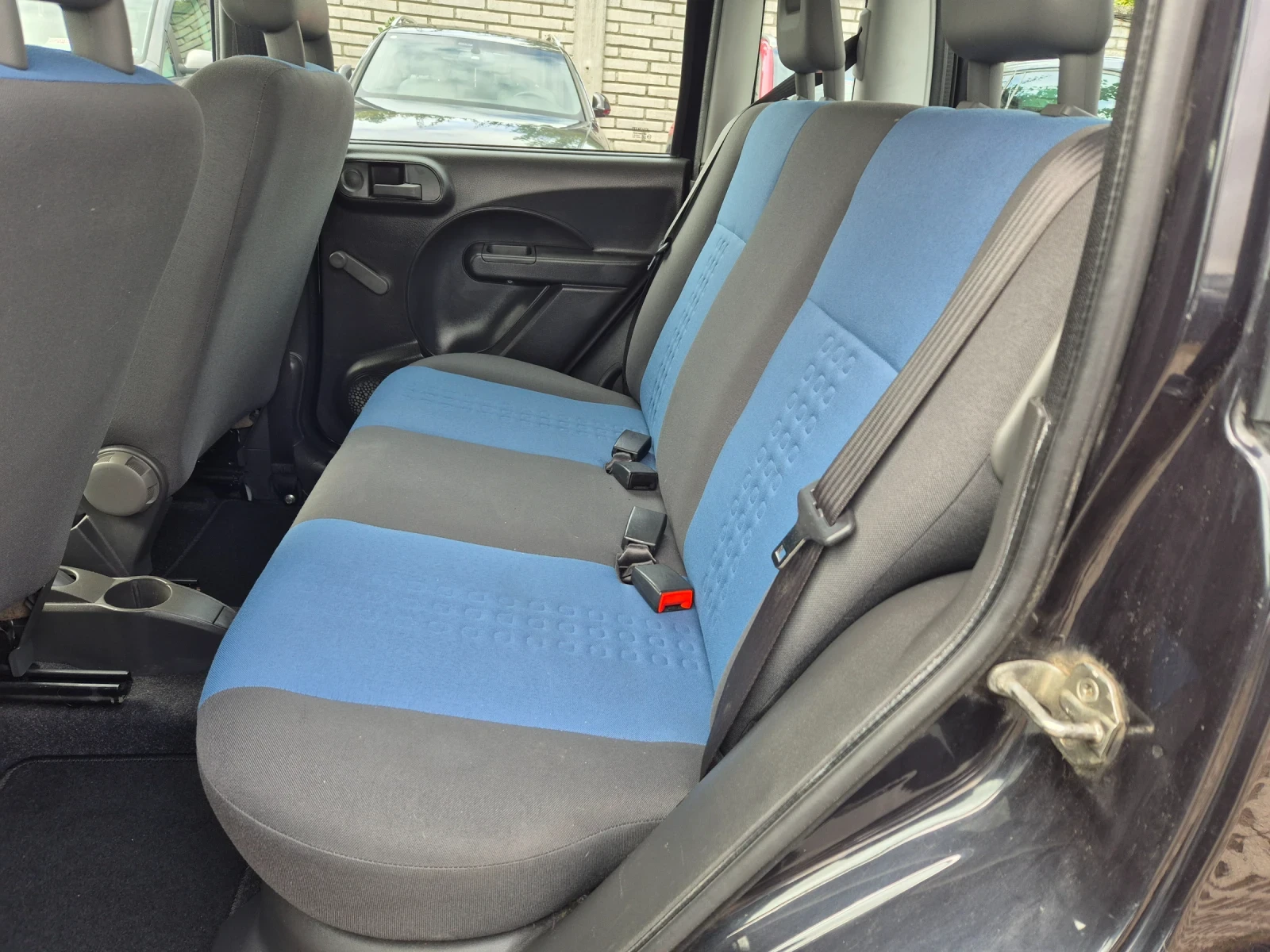 Fiat Panda 1.2i 69k.s. KLIMA - изображение 9