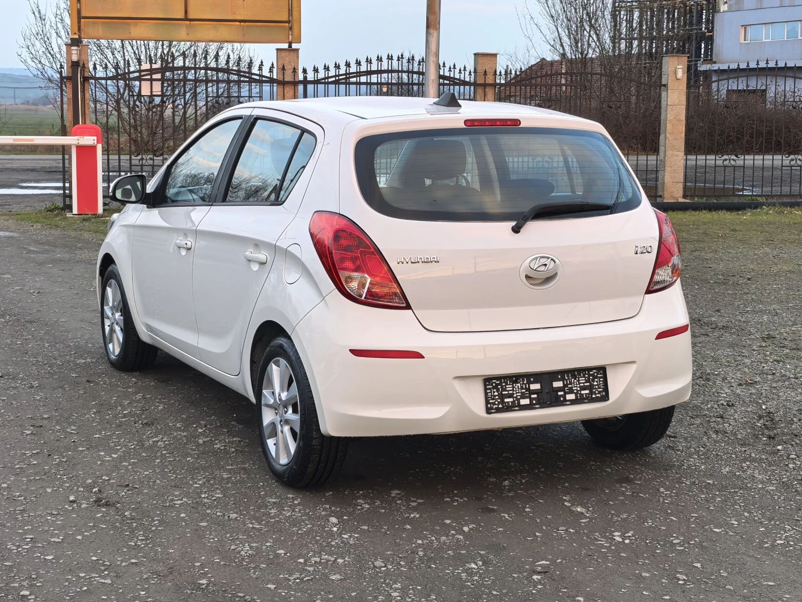 Hyundai I20 1, 3i - изображение 4