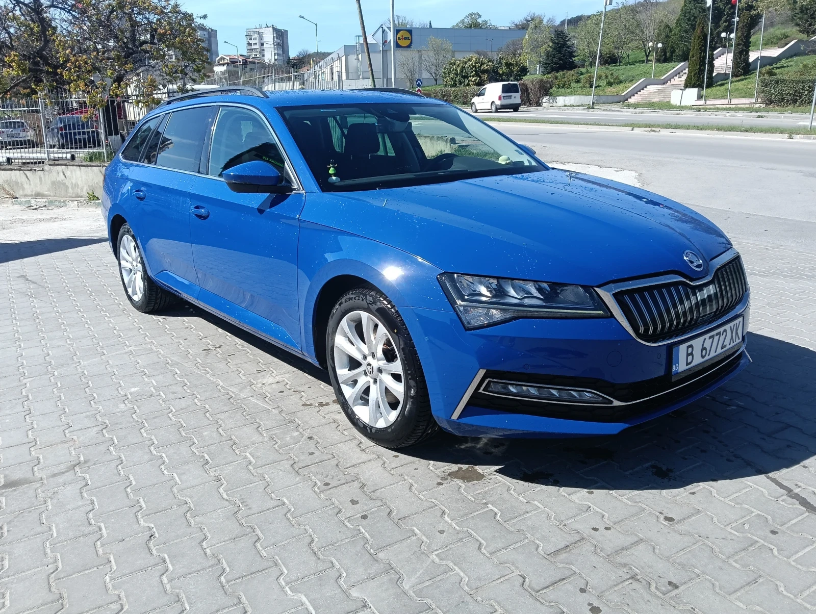 Skoda Superb 1.4 TSI Plug-In Hybrid Ambition , снимка 3 - Автомобили и джипове - 53485434