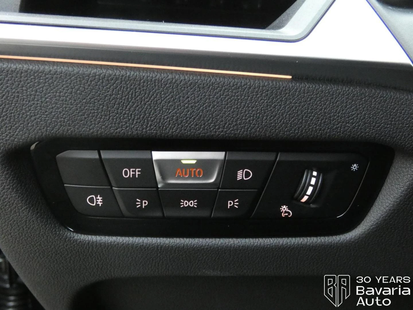 BMW 320 d xDrive M Sport Paket, снимка 13 - Автомобили и джипове - 53729987