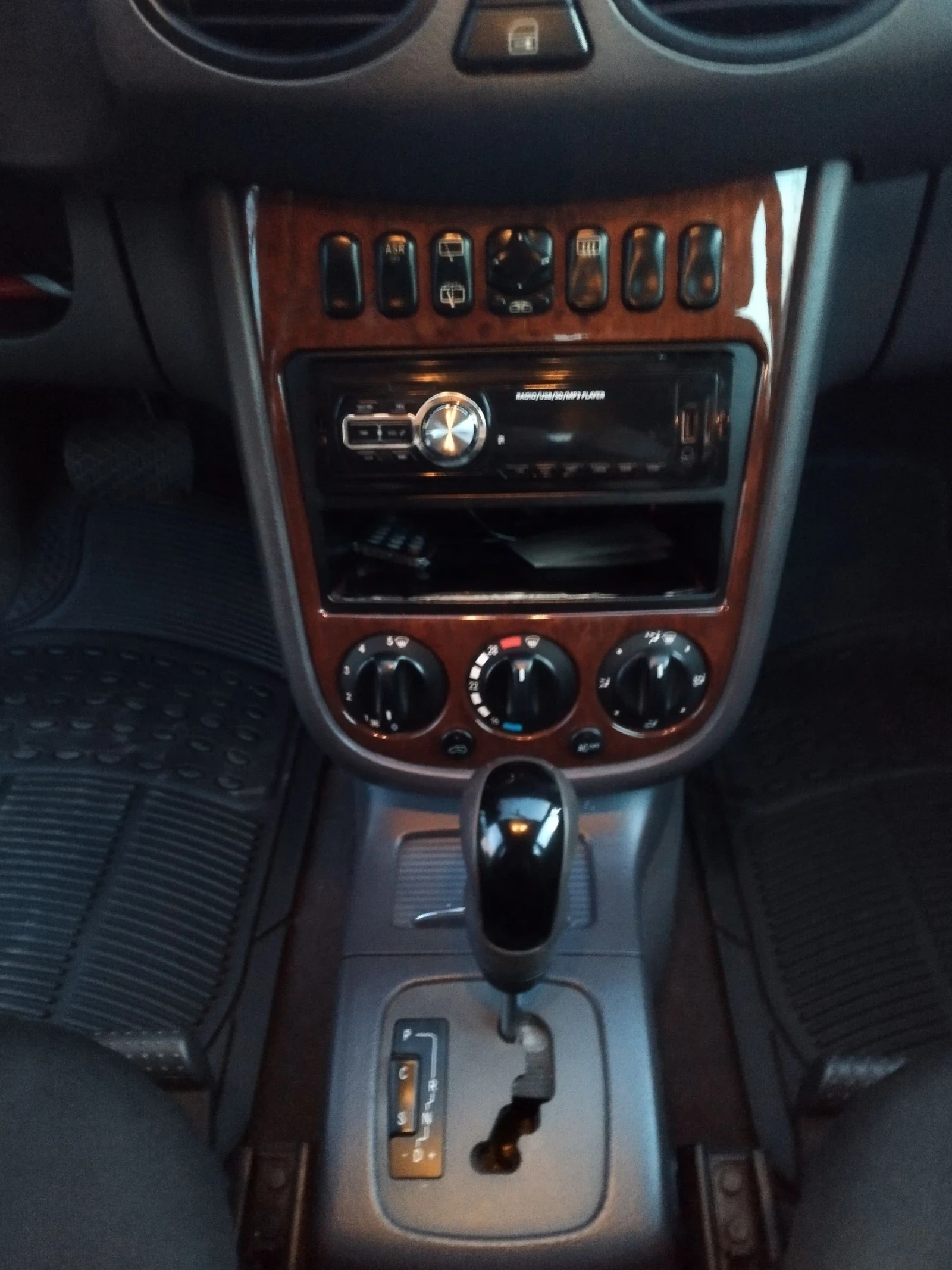 Mercedes-Benz A 170, снимка 13 - Автомобили и джипове - 53802584