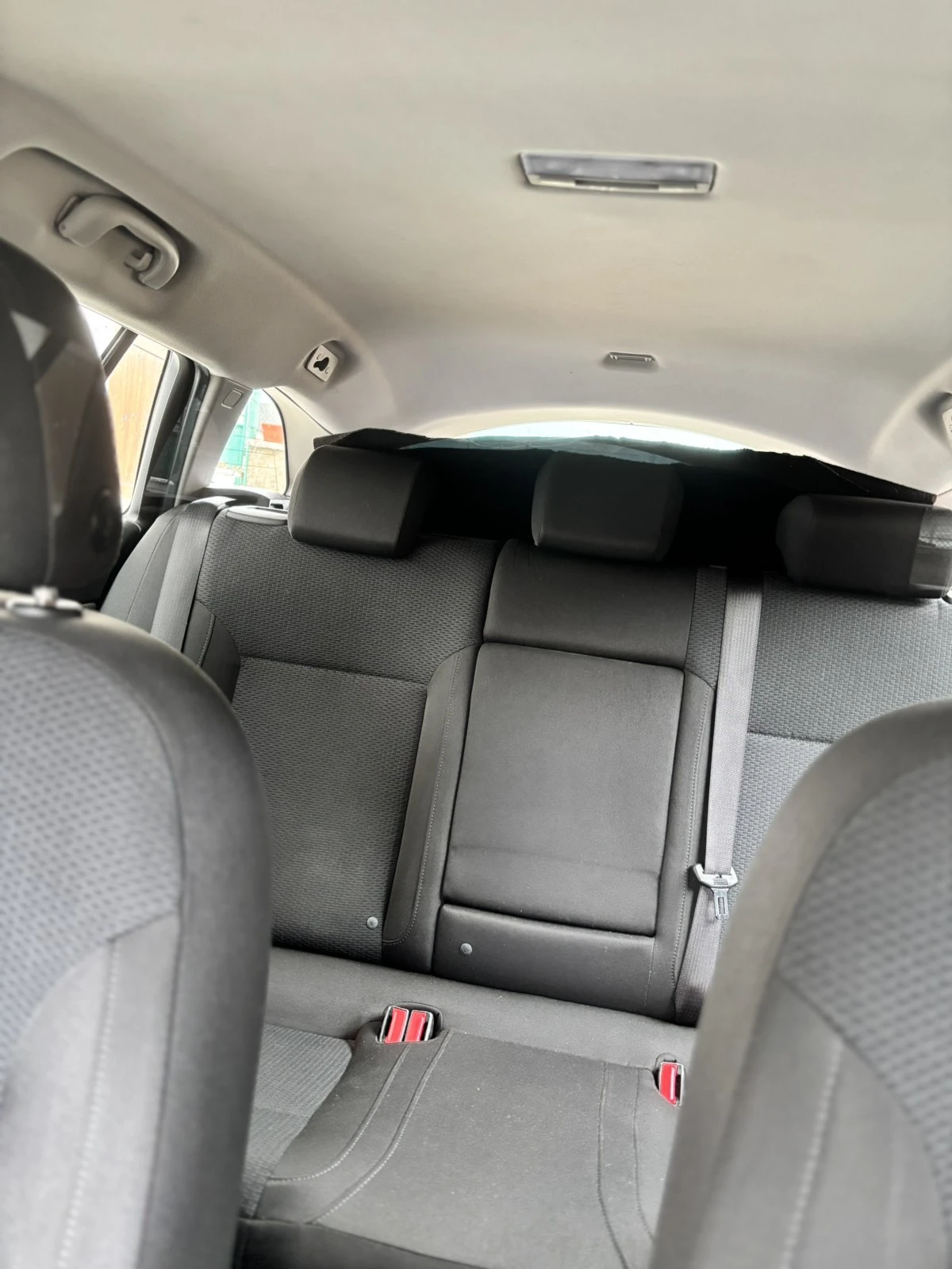 Opel Insignia Sport Tourer 1.6 CDTI, снимка 10 - Автомобили и джипове - 53912784