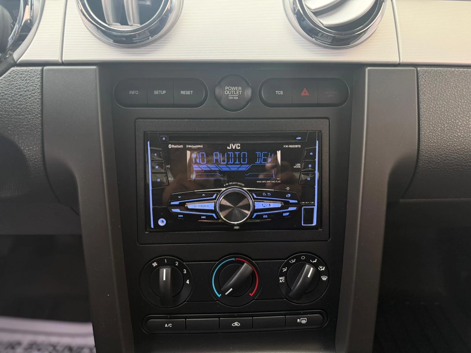 Ford Mustang GT * * РЪЧКА * * CARFAX * * АВТО КРЕДИТ * * , снимка 11 - Автомобили и джипове - 53923788