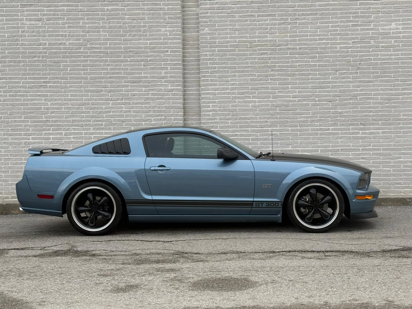 Ford Mustang GT * * РЪЧКА * * CARFAX * * АВТО КРЕДИТ * * , снимка 4 - Автомобили и джипове - 53923788