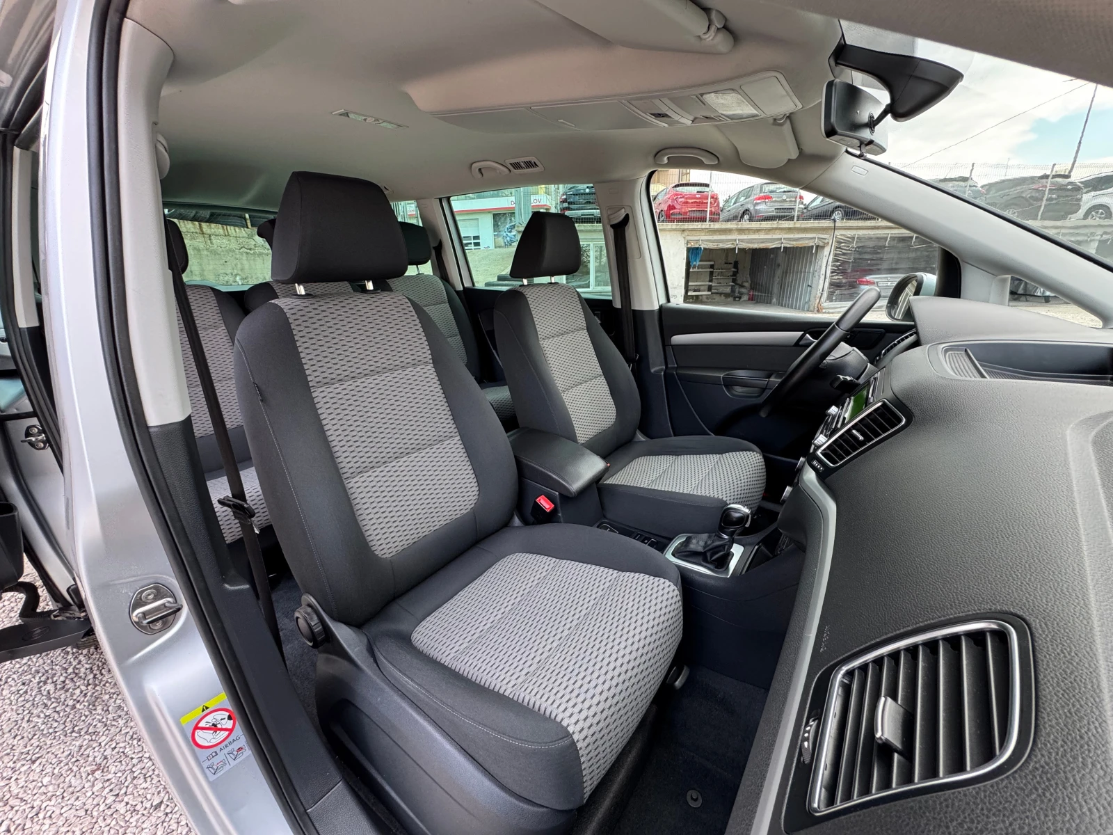 VW Sharan АВТОМАТИК, снимка 12 - Автомобили и джипове - 53976055