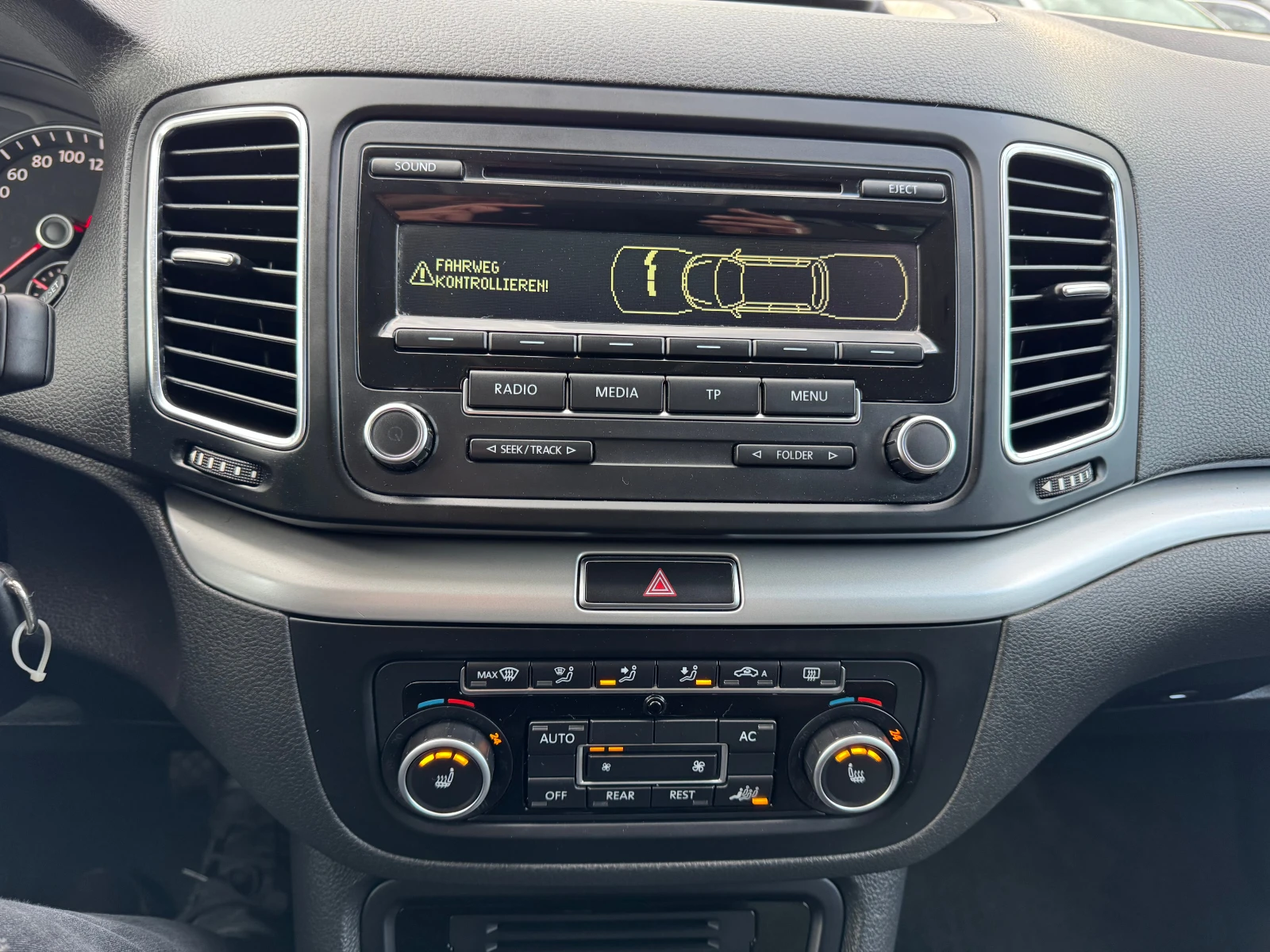 VW Sharan АВТОМАТИК, снимка 15 - Автомобили и джипове - 53976055