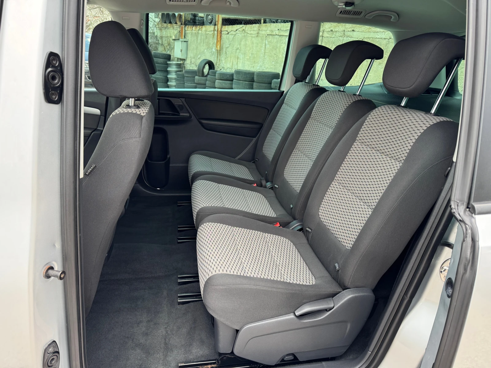 VW Sharan АВТОМАТИК, снимка 9 - Автомобили и джипове - 53976055