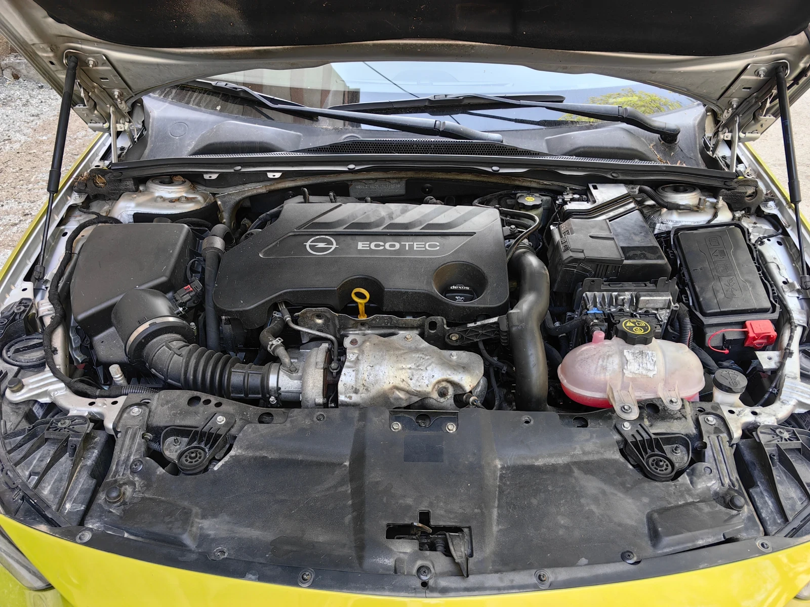 Opel Insignia Sports Tourer 2.0 170к.с. Keyless, снимка 11 - Автомобили и джипове - 54206276