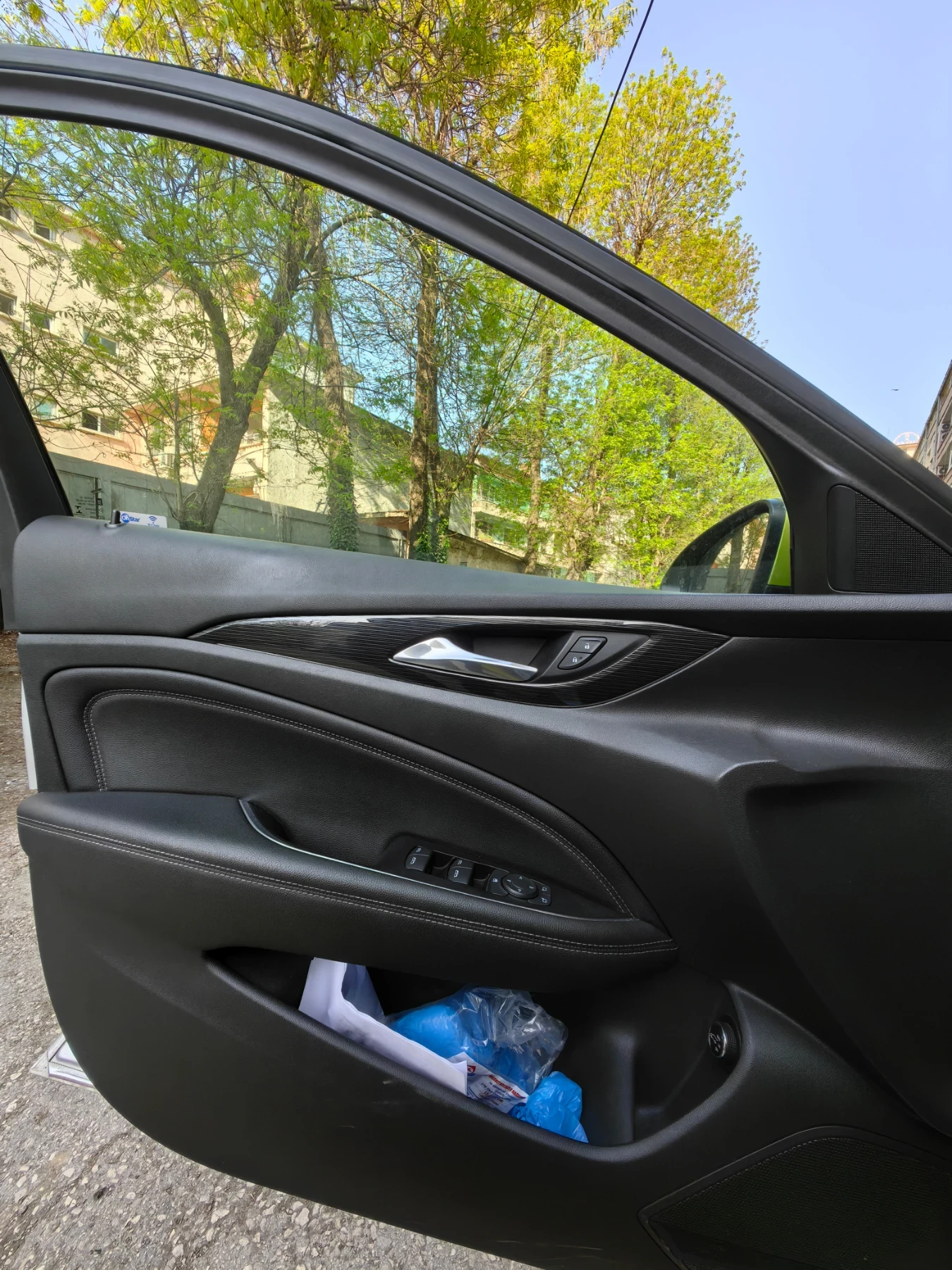 Opel Insignia Sports Tourer 2.0 170к.с. Keyless, снимка 8 - Автомобили и джипове - 54206276