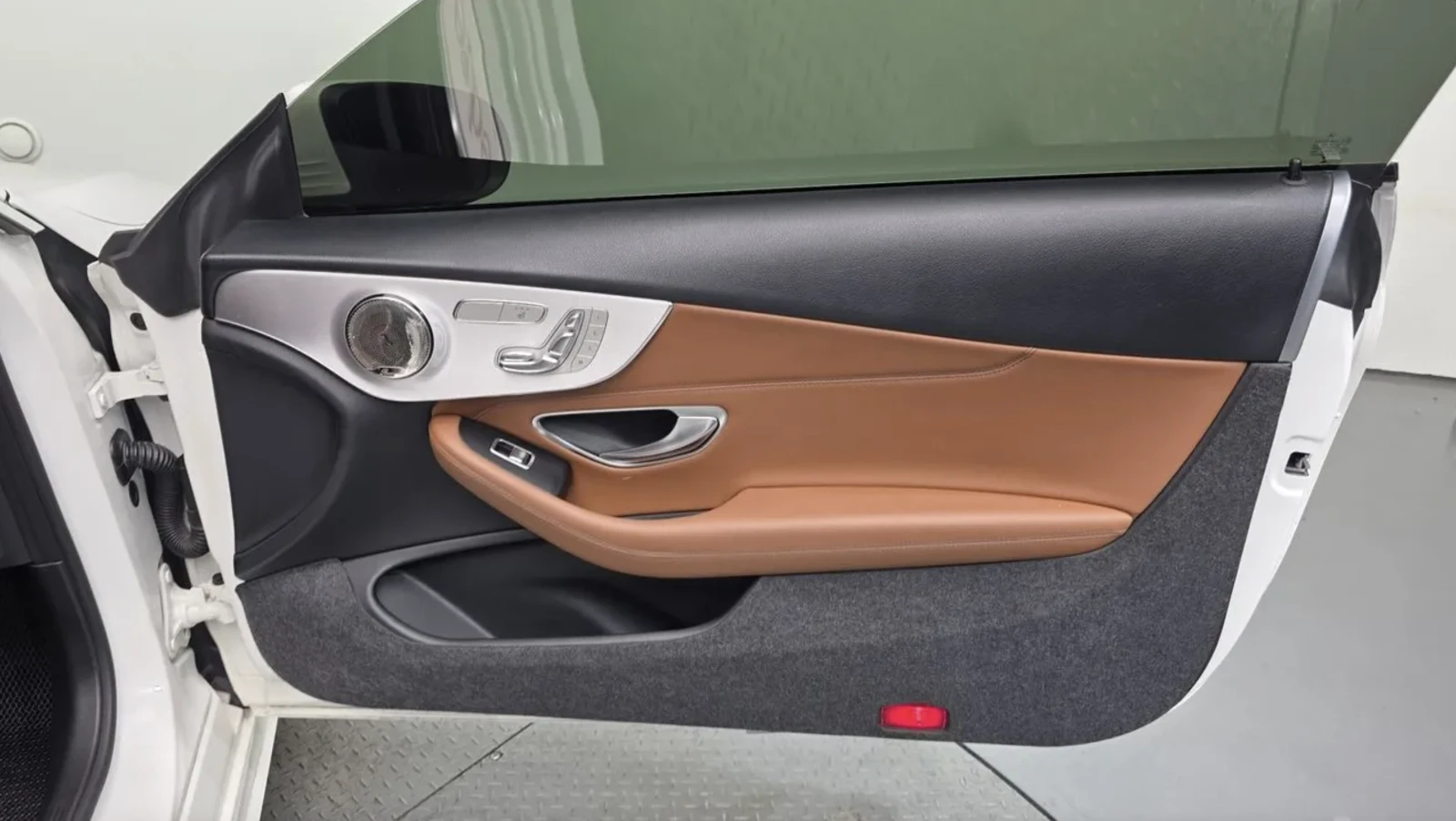 Mercedes-Benz C 220 d / AMG ПАКЕТ / BURMESTER / CARBON / ШИБИДАХ/ HUD , снимка 13 - Автомобили и джипове - 54868200