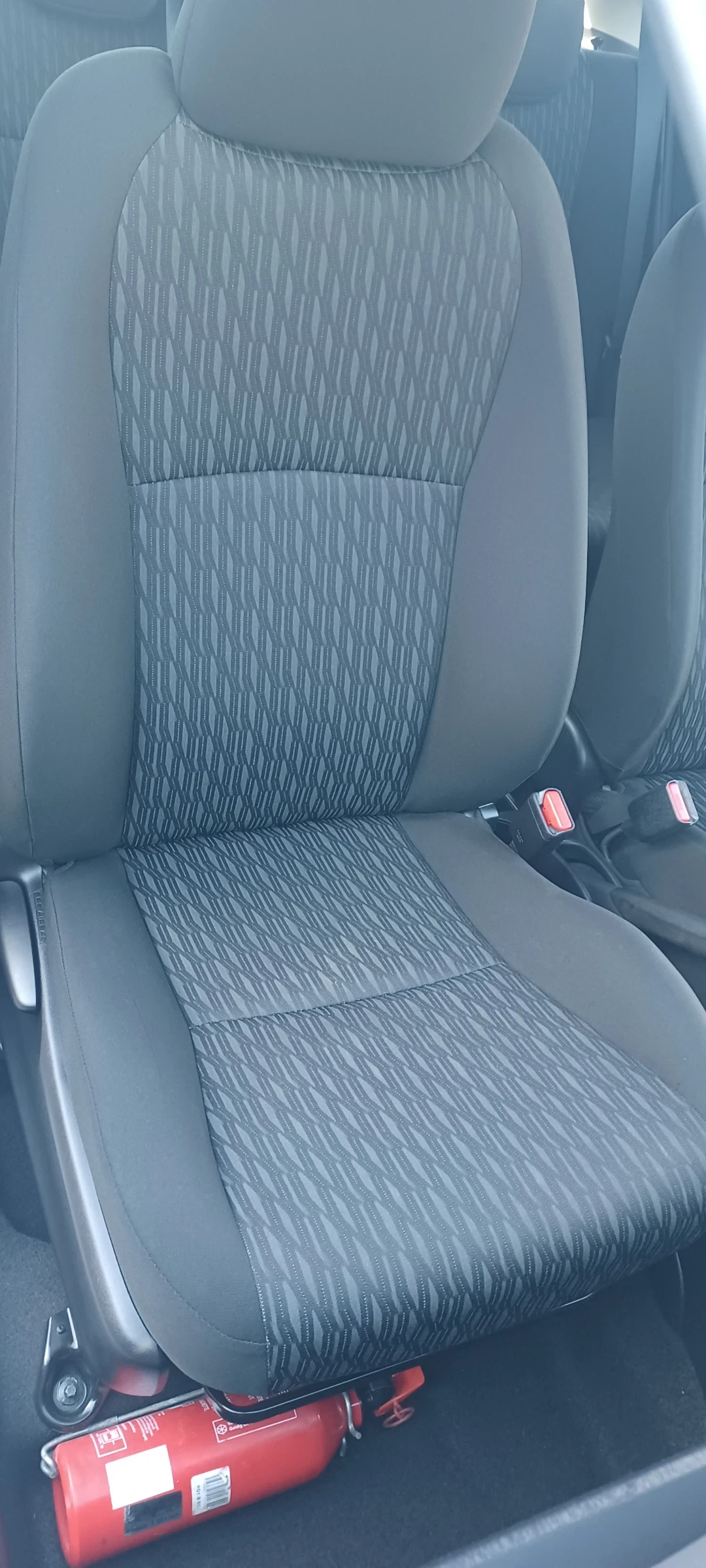 Toyota Yaris 1.4 D-4D, снимка 12 - Автомобили и джипове - 55149431